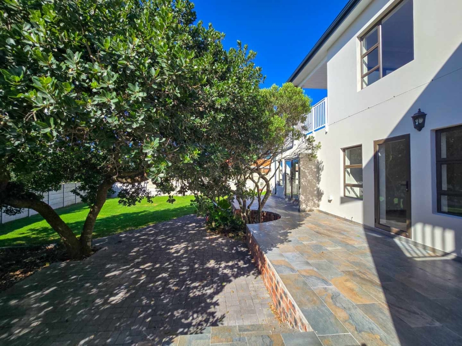 3 Bedroom Property for Sale in Stilbaai Wes Western Cape